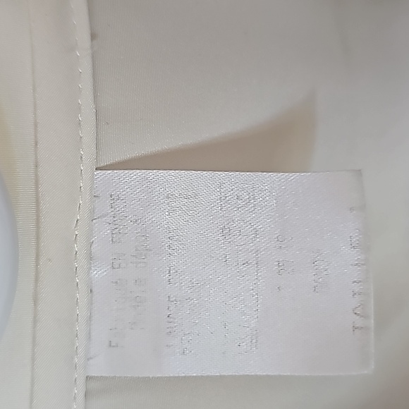 Women's off-white button down blouse - Picture 7 of 7